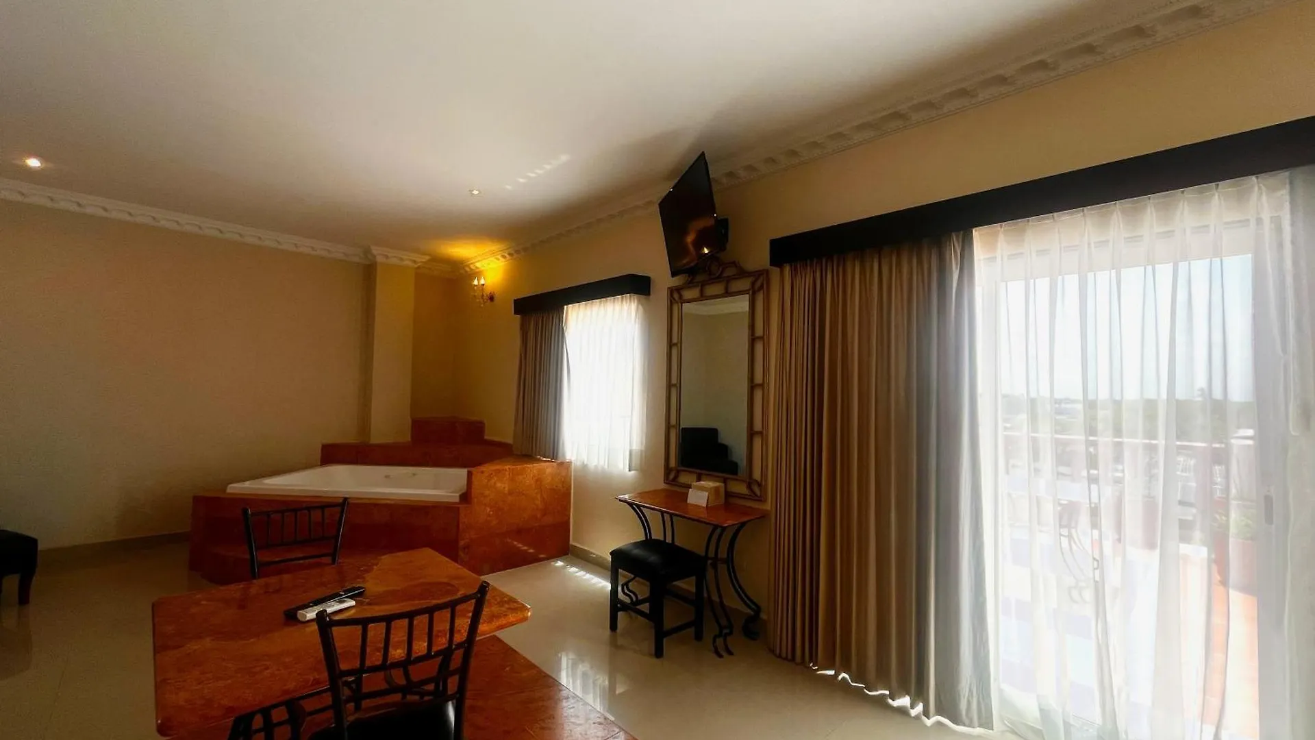 Hotel Palacio Maya Merida