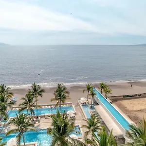 Harbor 9005 Beachfront 2bdr By Moikkarentals Puerto Vallarta